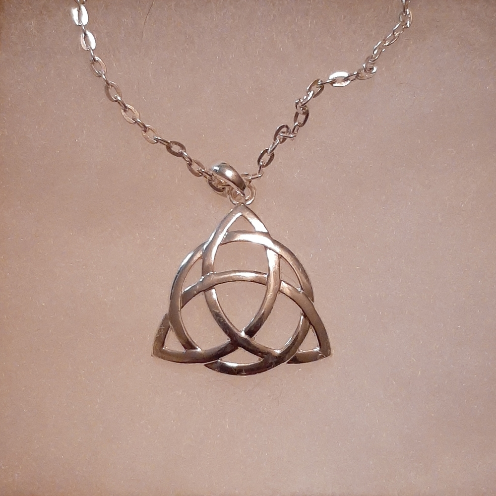 Celtic knotwork necklace
